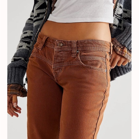 We The Free Shelby Low-Rise Boyfriend Jeans Relaxed Fit Size 24 Chocolate New - Picture 2 of 16